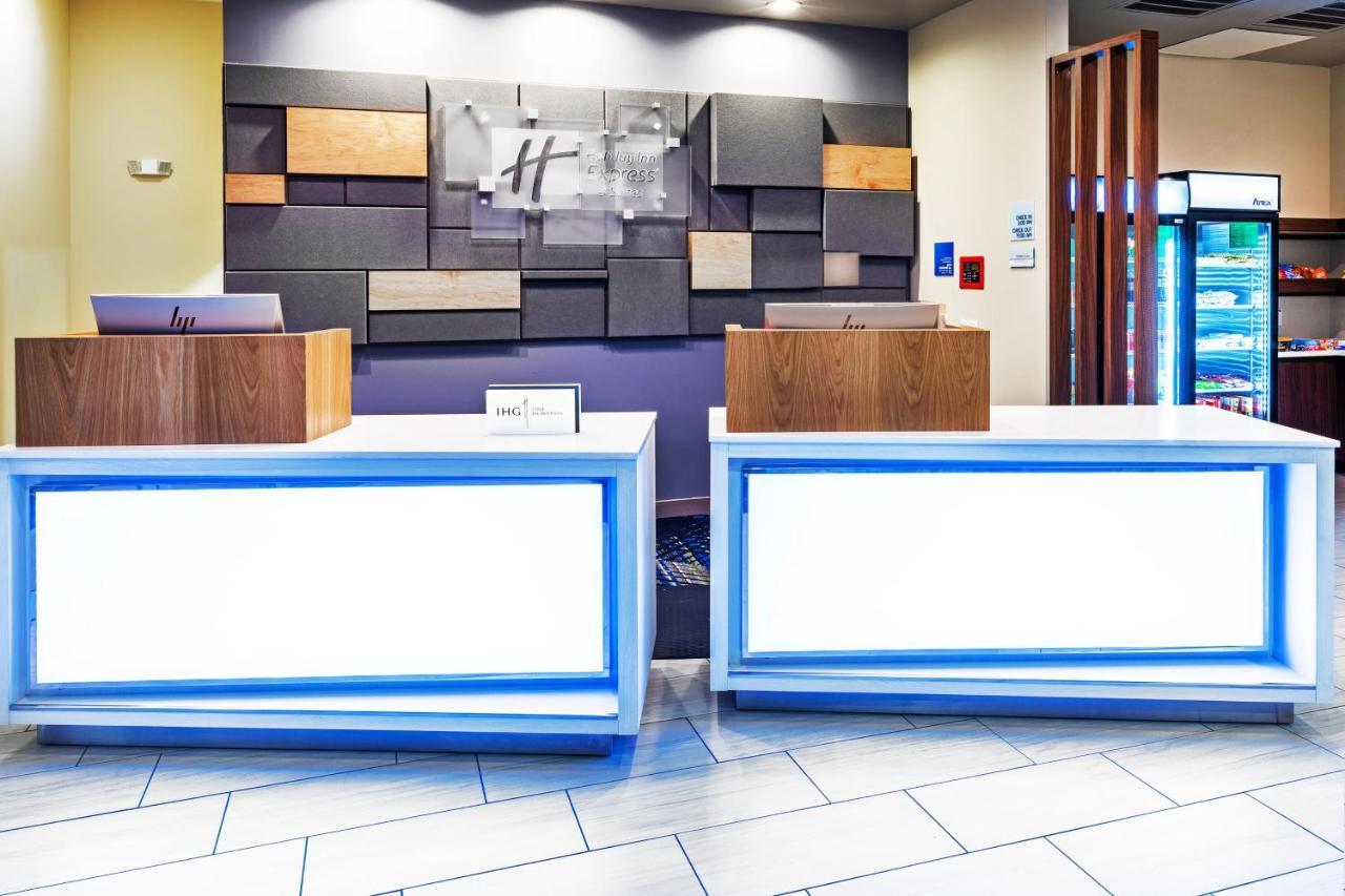 Holiday Inn Express & Suites - Houston - Downtown North By Ihg Exterior photo